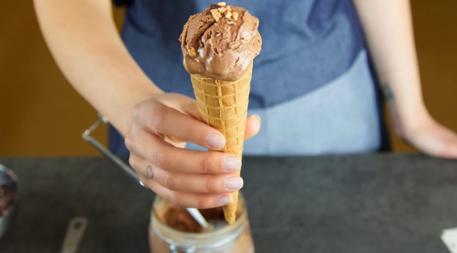Grezzo Raw Chocolate presenta la nuova linea d preparati per gelato vegetale senza zucchero